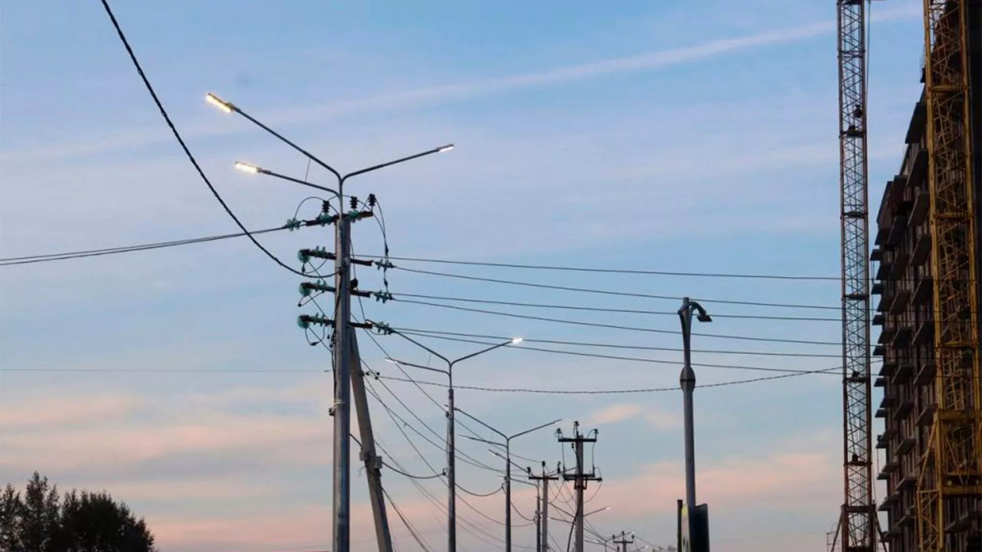 Светлее и безопаснее: в Абакане запустили новую линию освещения на улице Итыгина